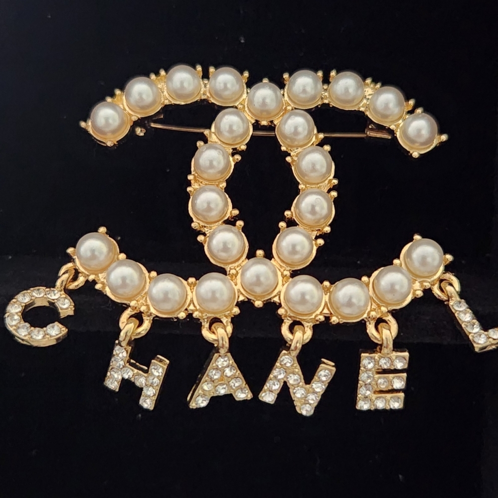 Inspired Fashion Pearl with Letters Brooch(Gold)